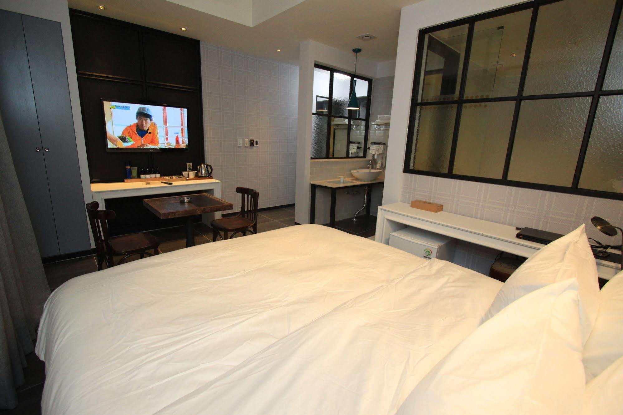 Hound Hotel Changwon Zewnętrze zdjęcie