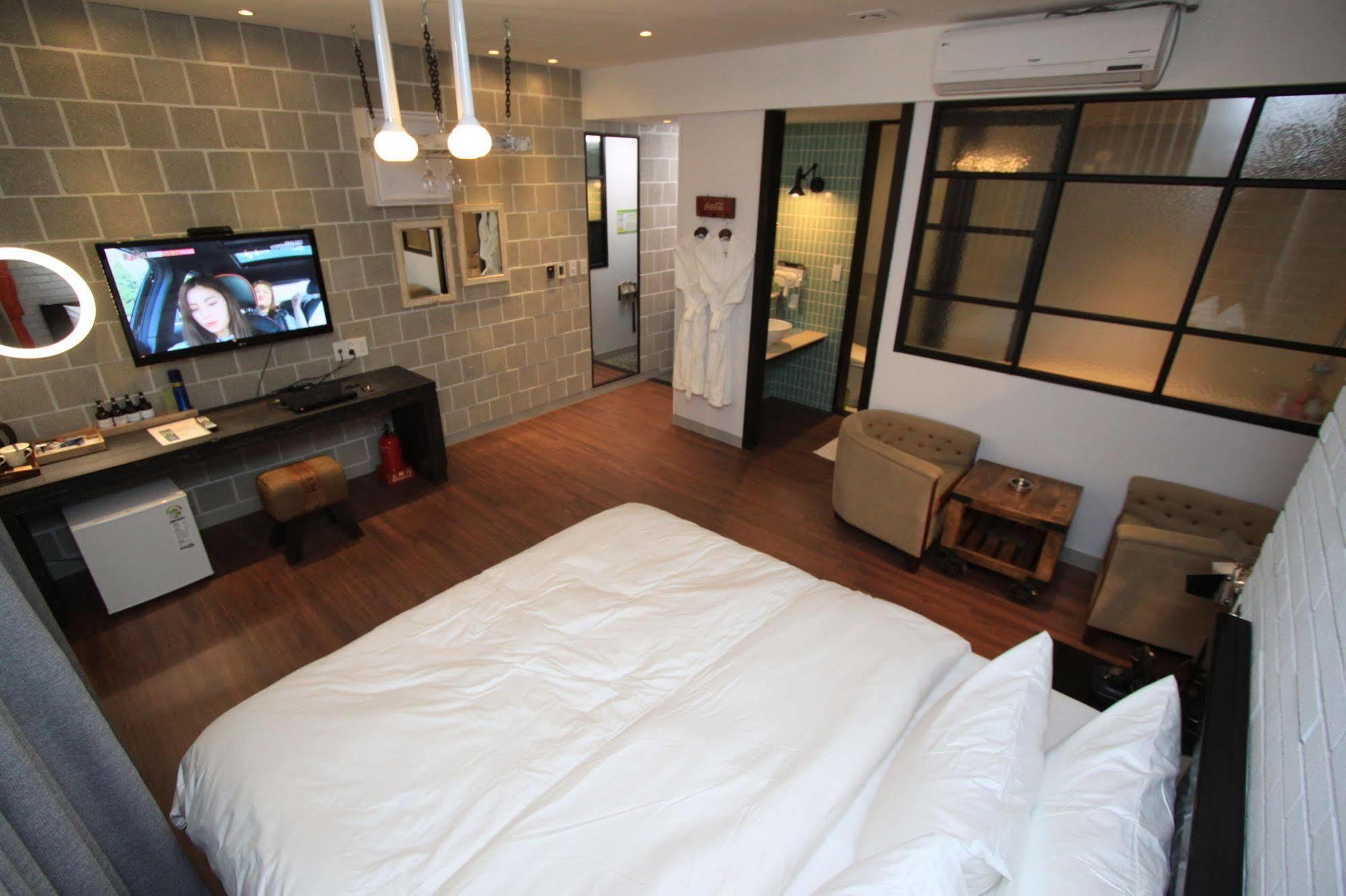 Hound Hotel Changwon Zewnętrze zdjęcie